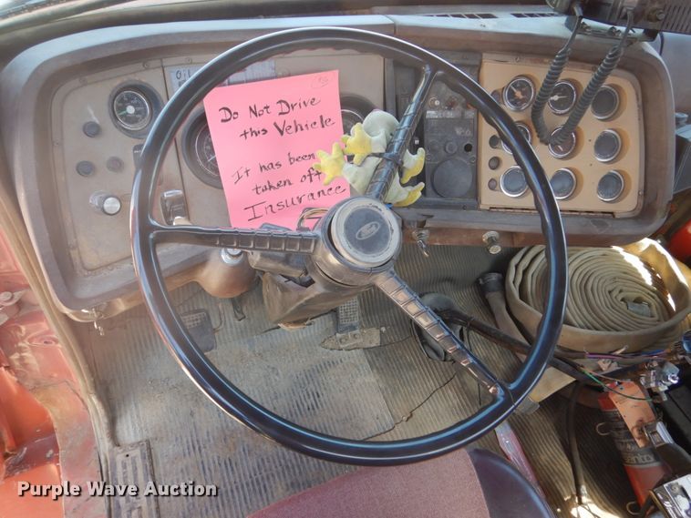 image for item GA9086 1981 Ford 8000  tank truck