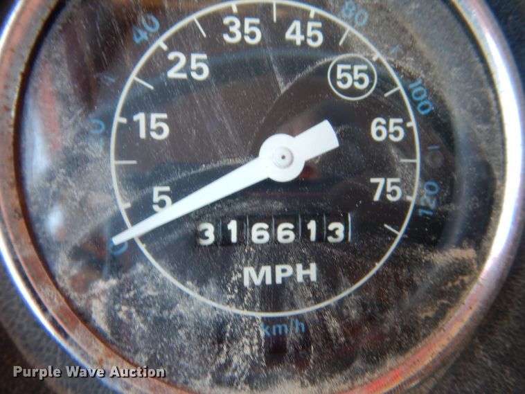 image for item GA9086 1981 Ford 8000  tank truck