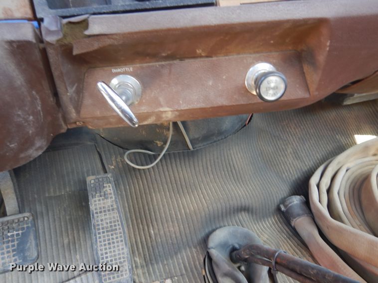 image for item GA9086 1981 Ford 8000  tank truck