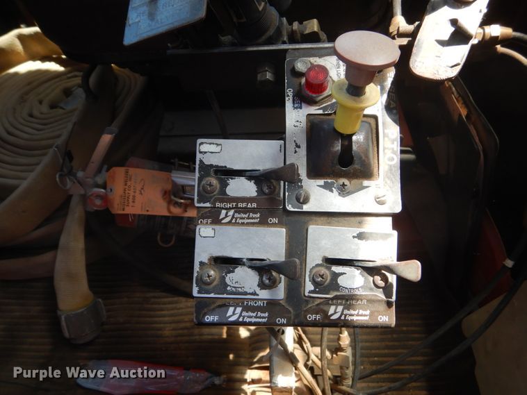 image for item GA9086 1981 Ford 8000  tank truck