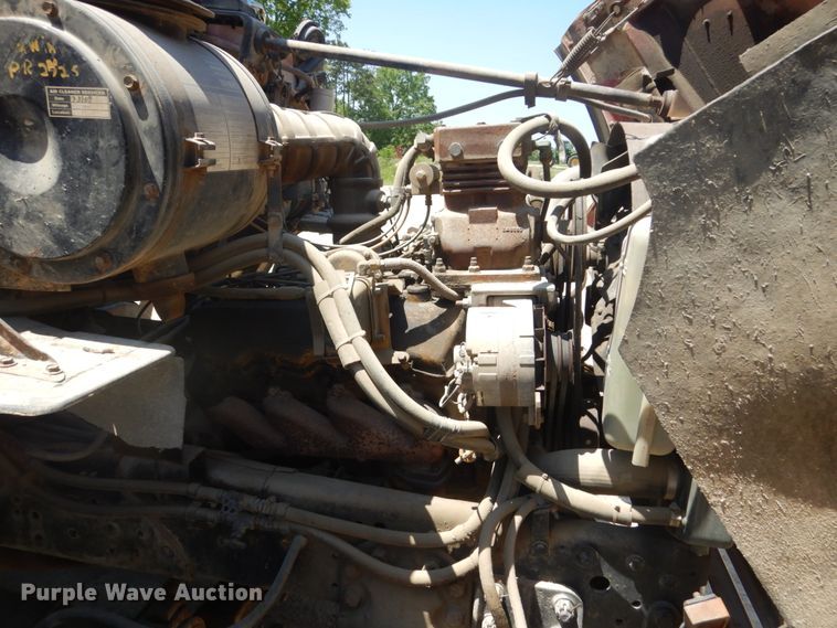 image for item GA9086 1981 Ford 8000  tank truck