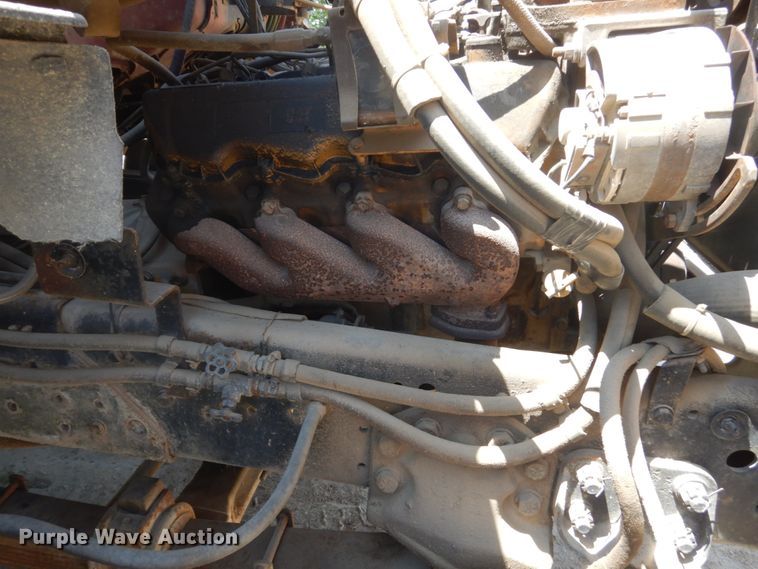 image for item GA9086 1981 Ford 8000  tank truck