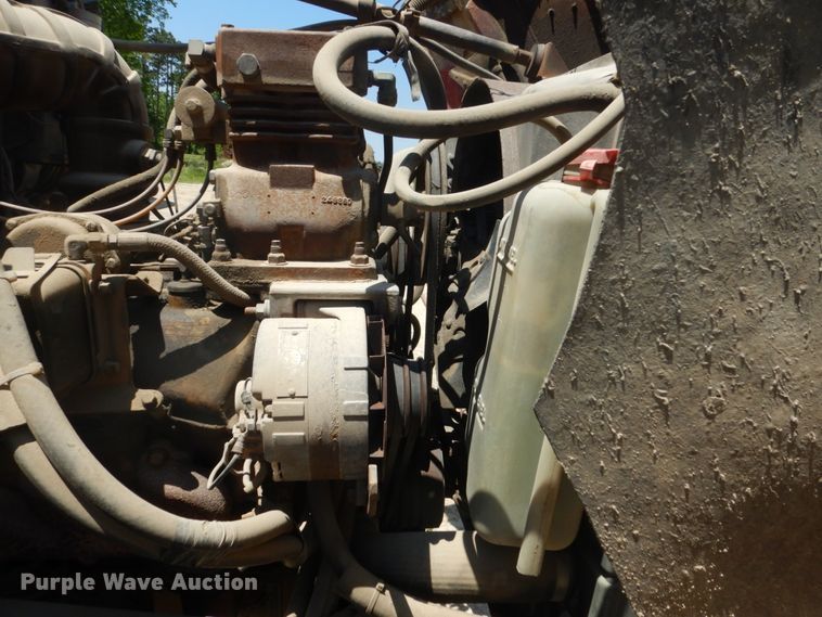 image for item GA9086 1981 Ford 8000  tank truck