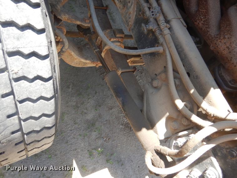 image for item GA9086 1981 Ford 8000  tank truck