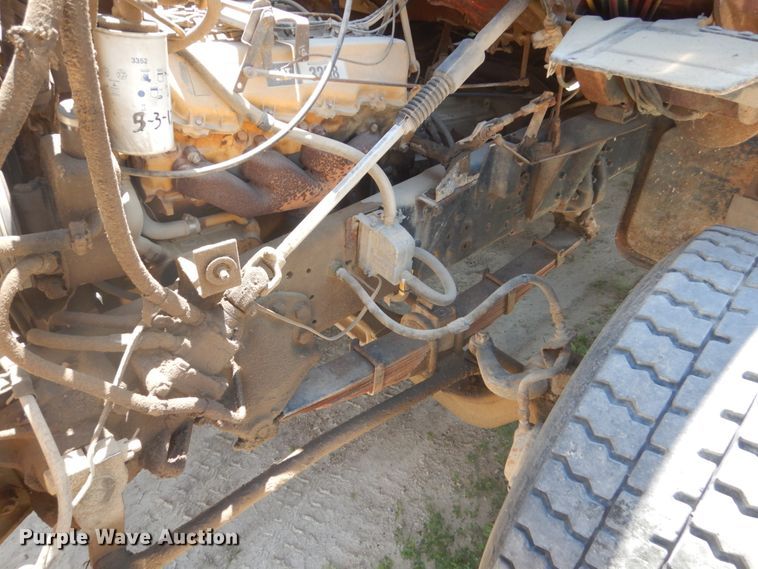 image for item GA9086 1981 Ford 8000  tank truck