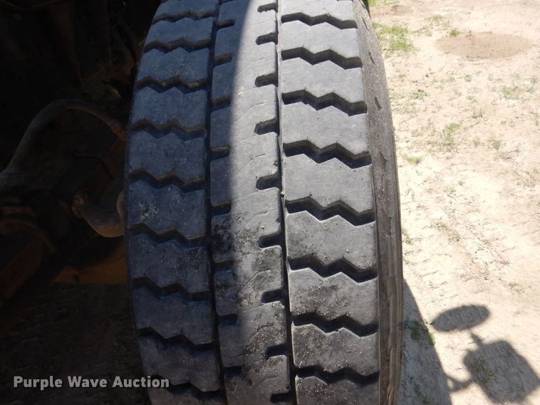 image for item GA9086 1981 Ford 8000  tank truck