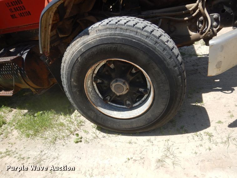 image for item GA9086 1981 Ford 8000  tank truck