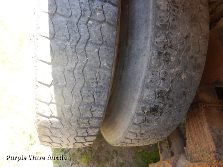 image for item GA9086 1981 Ford 8000  tank truck