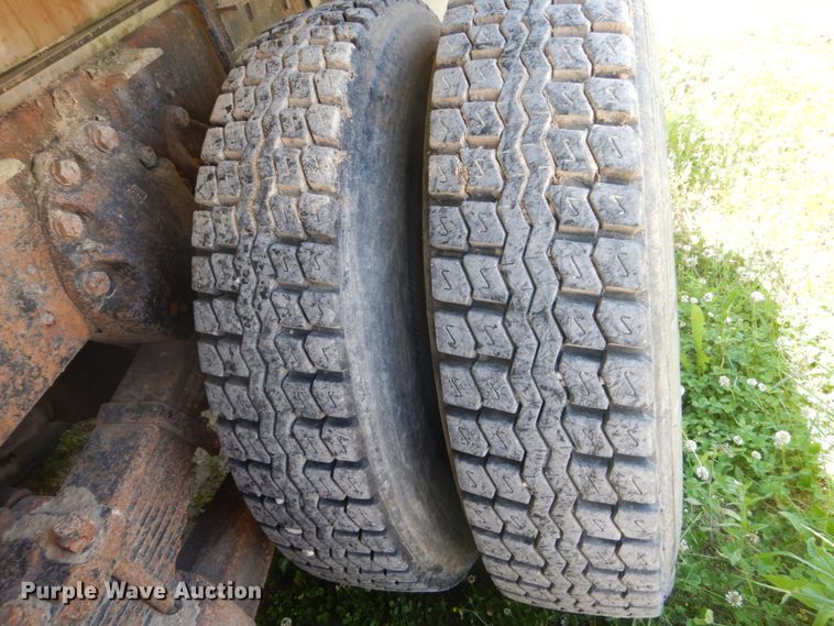 image for item GA9086 1981 Ford 8000  tank truck