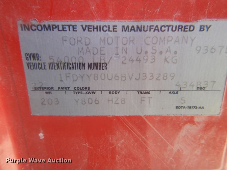 image for item GA9086 1981 Ford 8000  tank truck