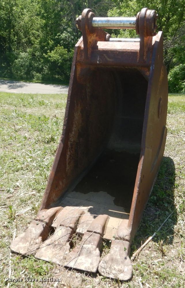 image for item GA9089 35"W excavator bucket