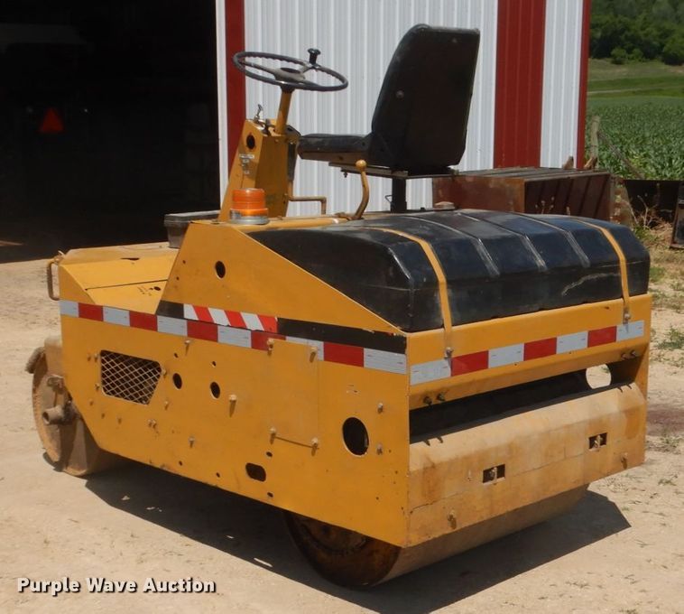 image for item GA9093 Rosco  vibratory double drum roller