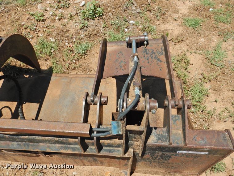 image for item GN9932 83.5"W skid steer grapple bucket