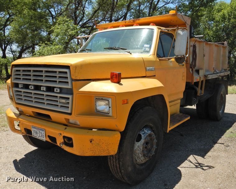 image for item GN9935 1982 Ford F8000  dump truck