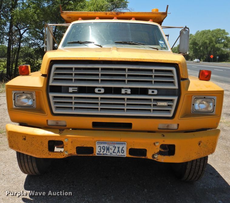 image for item GN9935 1982 Ford F8000  dump truck