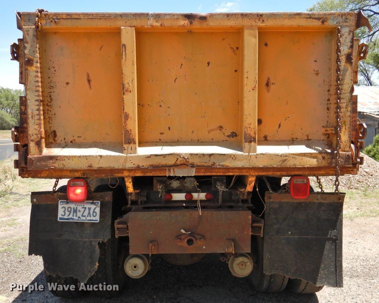 image for item GN9935 1982 Ford F8000  dump truck