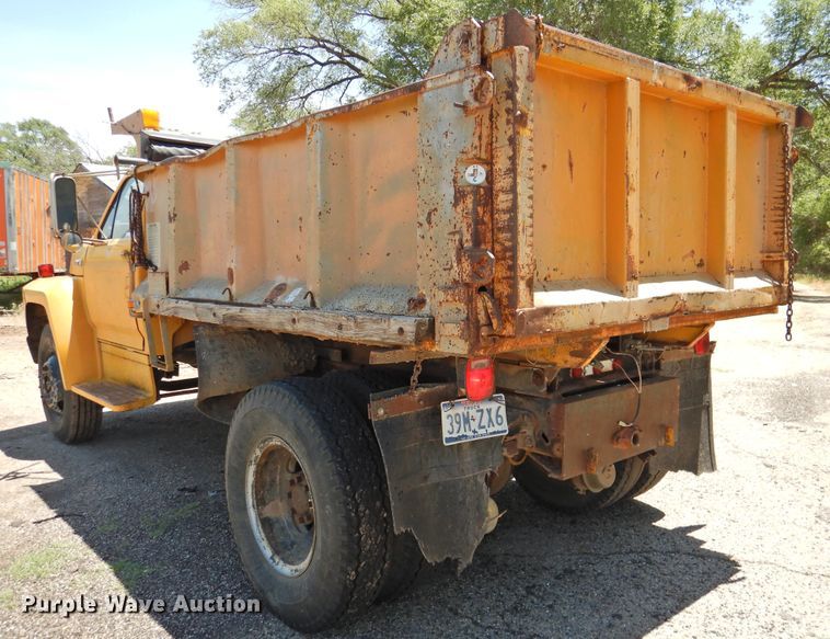 image for item GN9935 1982 Ford F8000  dump truck