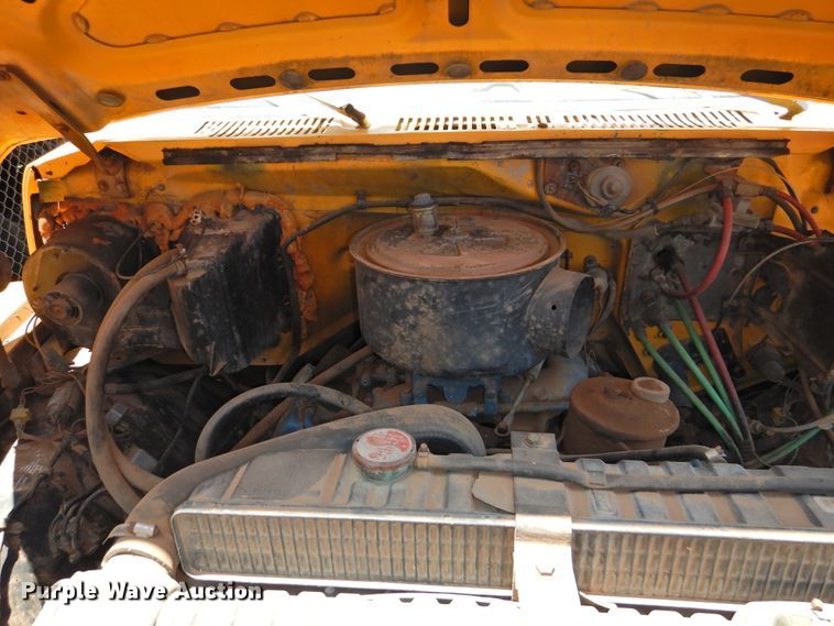 image for item GN9935 1982 Ford F8000  dump truck