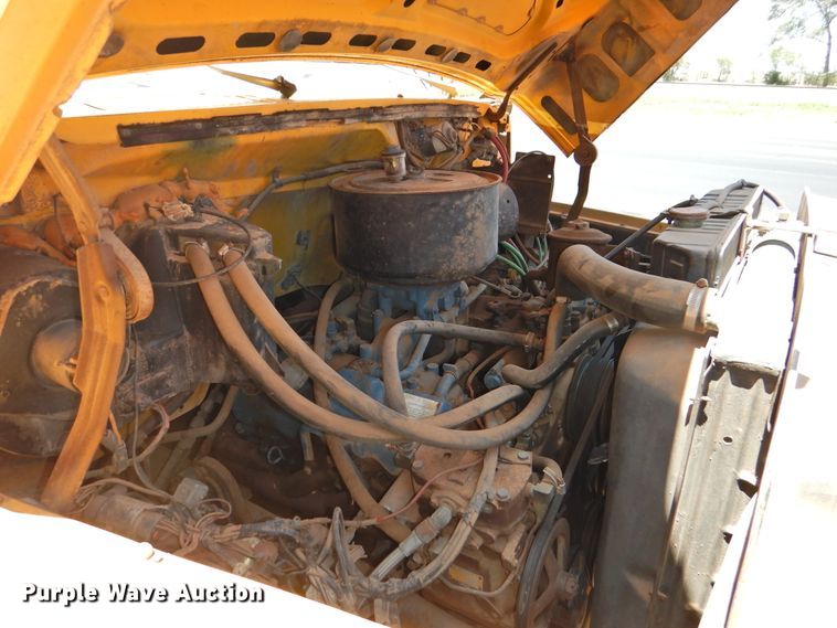 image for item GN9935 1982 Ford F8000  dump truck