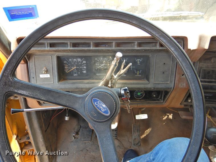 image for item GN9935 1982 Ford F8000  dump truck