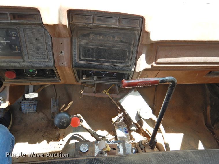 image for item GN9935 1982 Ford F8000  dump truck