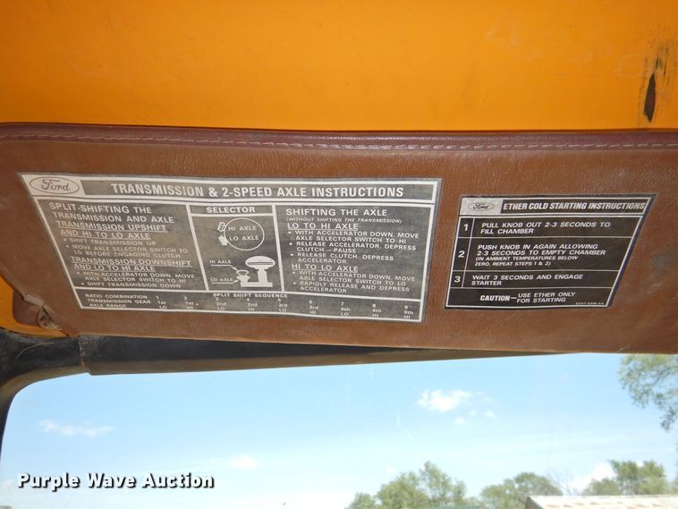 image for item GN9935 1982 Ford F8000  dump truck