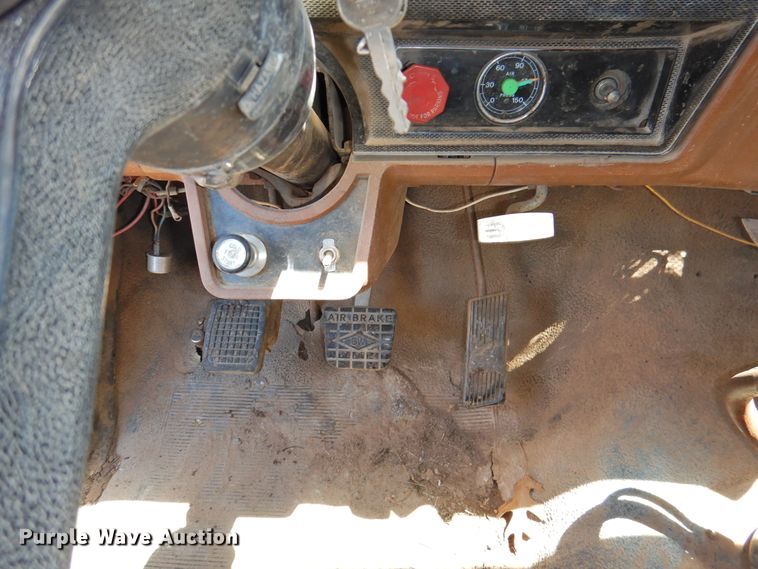 image for item GN9935 1982 Ford F8000  dump truck