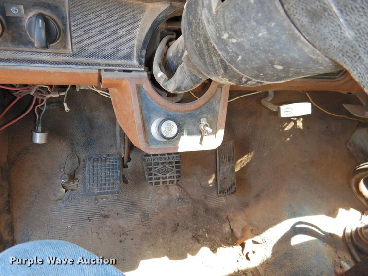 image for item GN9935 1982 Ford F8000  dump truck