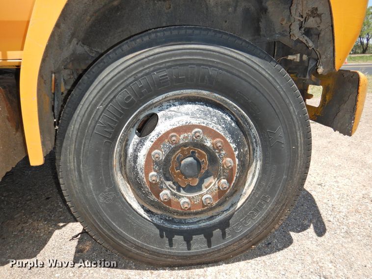 image for item GN9935 1982 Ford F8000  dump truck