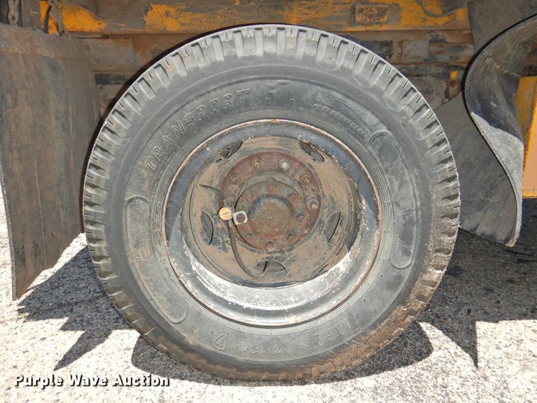 image for item GN9935 1982 Ford F8000  dump truck