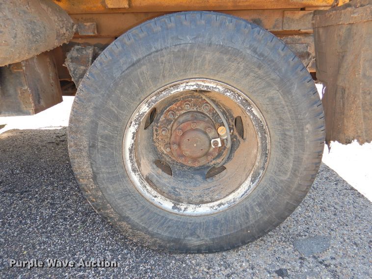 image for item GN9935 1982 Ford F8000  dump truck