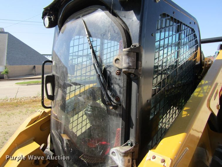 image for item GQ9020 2015 Caterpillar 262D  skid steer loader