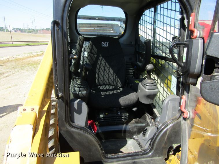 image for item GQ9020 2015 Caterpillar 262D  skid steer loader