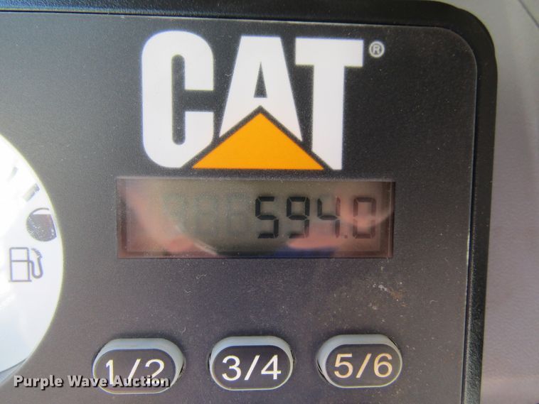 image for item GQ9020 2015 Caterpillar 262D  skid steer loader