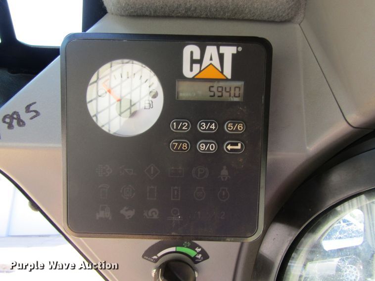 image for item GQ9020 2015 Caterpillar 262D  skid steer loader