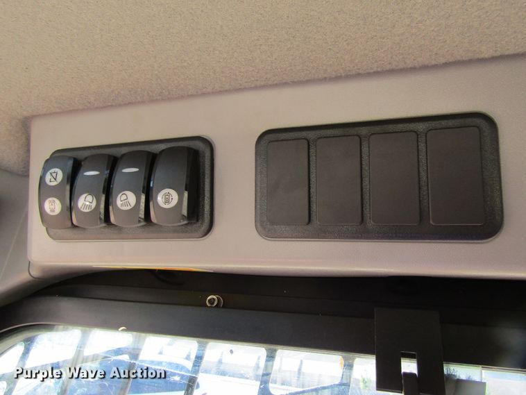 image for item GQ9020 2015 Caterpillar 262D  skid steer loader