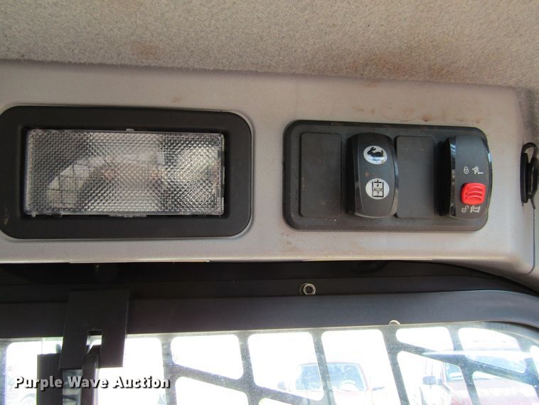 image for item GQ9020 2015 Caterpillar 262D  skid steer loader