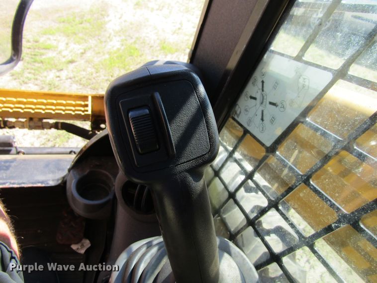image for item GQ9020 2015 Caterpillar 262D  skid steer loader