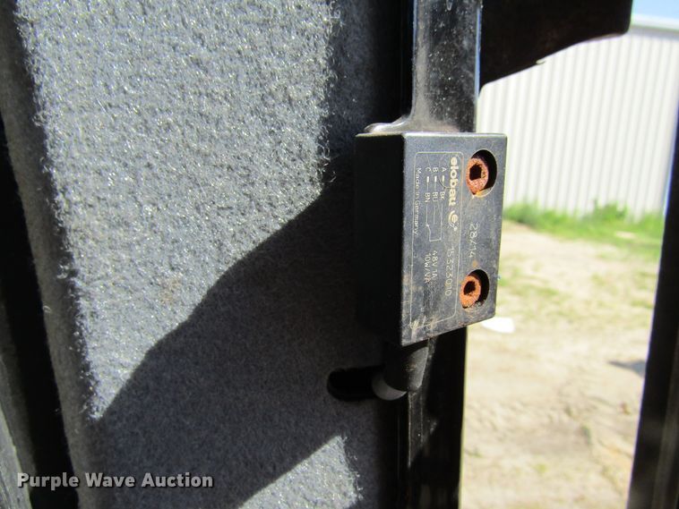 image for item GQ9020 2015 Caterpillar 262D  skid steer loader