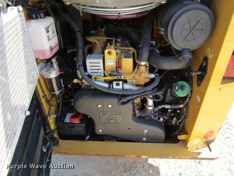 image for item GQ9020 2015 Caterpillar 262D  skid steer loader