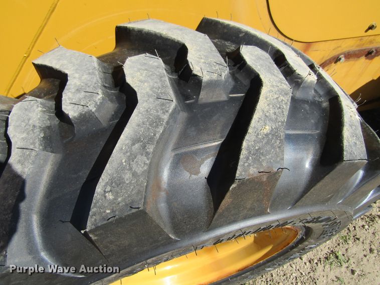 image for item GQ9020 2015 Caterpillar 262D  skid steer loader