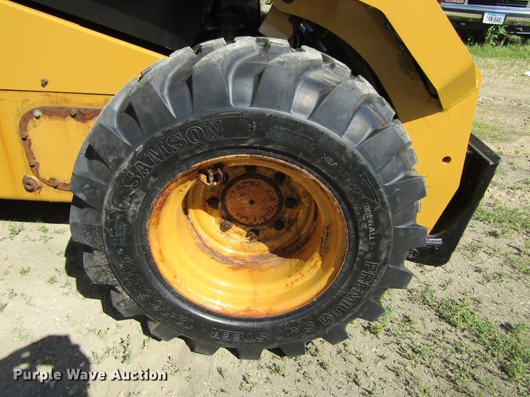 image for item GQ9020 2015 Caterpillar 262D  skid steer loader