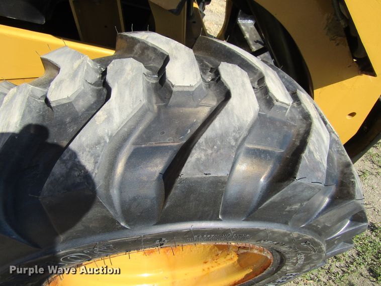 image for item GQ9020 2015 Caterpillar 262D  skid steer loader