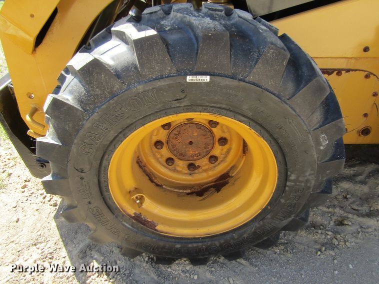 image for item GQ9020 2015 Caterpillar 262D  skid steer loader