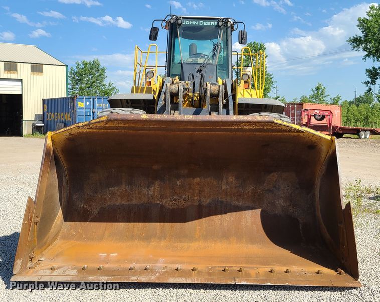 image for item GT9104 2006 John Deere 844J  wheel loader