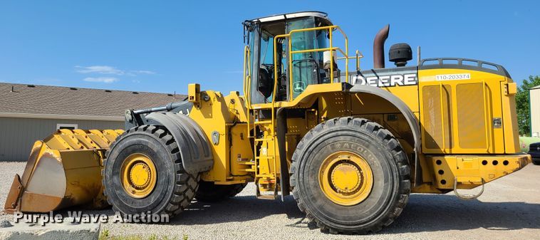 image for item GT9104 2006 John Deere 844J  wheel loader