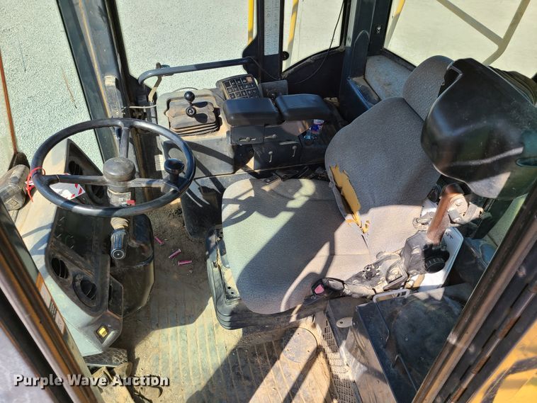 image for item GT9104 2006 John Deere 844J  wheel loader