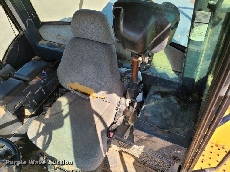 image for item GT9104 2006 John Deere 844J  wheel loader