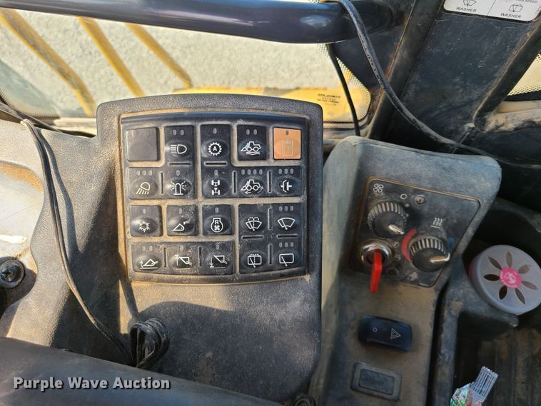 image for item GT9104 2006 John Deere 844J  wheel loader