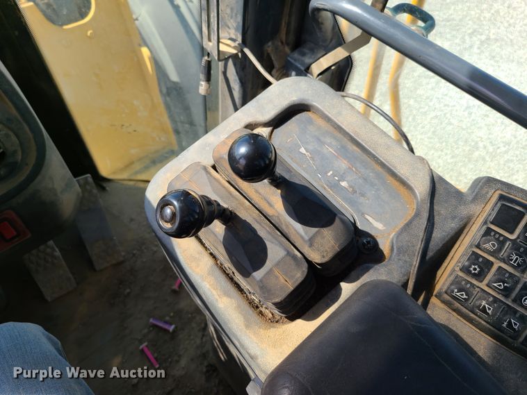 image for item GT9104 2006 John Deere 844J  wheel loader